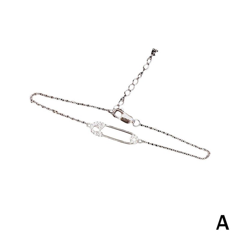 Luxury niche designer influencer sweet and versatile gender-neutral silver bracelet, adjustable size.